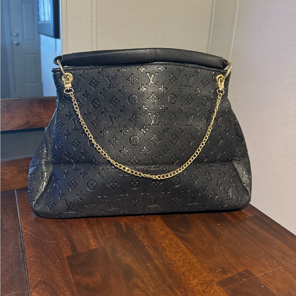 Large tote bag Not authentic